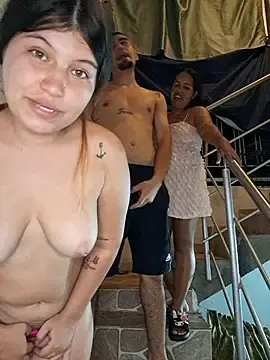 Stripchat Live Sex of royalgirls_x