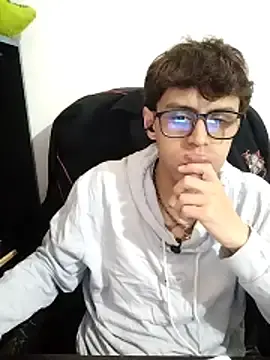 Stripchat Watch Live Sex Cams of AoA-BoyStudent