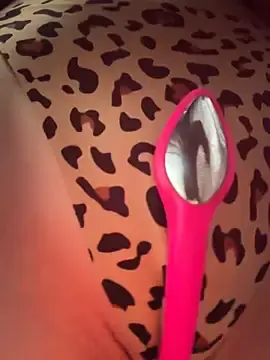 Stripchat Free Live Porn of StreetSquirt