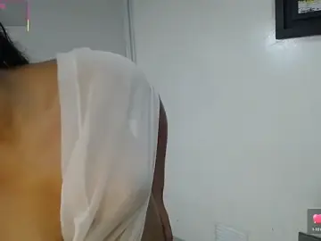 Stripchat Adult Video Chat of yaazhinii