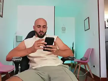 Stripchat Free Porn Cam of jon-bukowsky