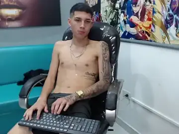 Stripchat Sex Cam of paul_ponce