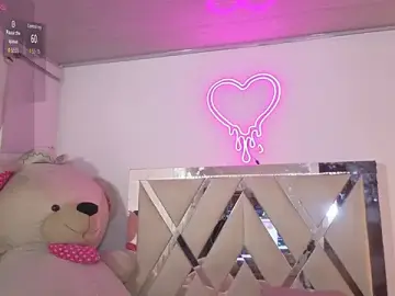 Stripchat Free Live Porn of MILAH_TAY