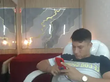 Stripchat Live Sex Cam of DominantBoy4