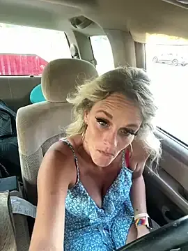 Stripchat Live Sex Cam of vixendoll87