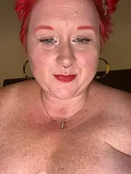 Stripchat Free Live Porn of BustyRedxx