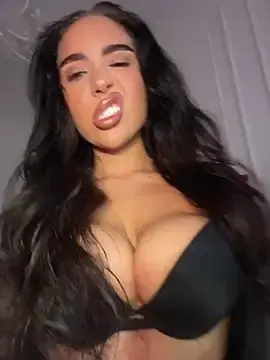 Stripchat Live Sex of CardiSweetBaby
