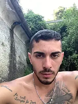 Stripchat Live Sex Cam of tuttoincognito