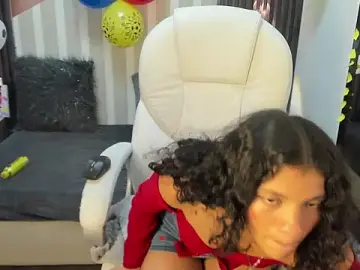 Stripchat Watch Live Sex Cams of LittleeStar
