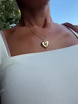 Stripchat Live Sex of SuuWhite