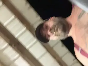 Stripchat Sex Cam of BootsAndCountry