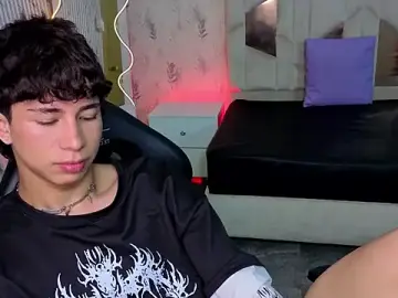 Stripchat Free Live Porn of kaelwolf_tay
