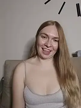 Stripchat Nude Webcam of KisaVixen