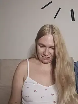 Stripchat Adult Webcam of KisaVixen
