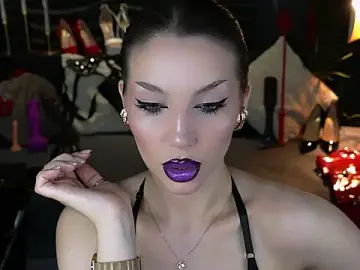 Stripchat Nude Webcam of MistressDarsy