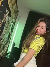 Stripchat Free Porn Cam of aimi_art1