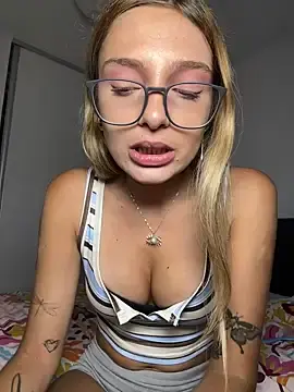 Stripchat Live Porn of paulinee2006