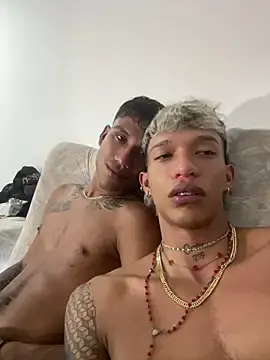 Stripchat Live Sex Cam of TommyGun_22