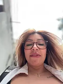 Stripchat Live Sex Cam of DIANITA_1988