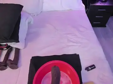 Stripchat Sex Cam of MiiaaMoonroee