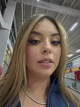 Stripchat Live Sex of Alirawrz