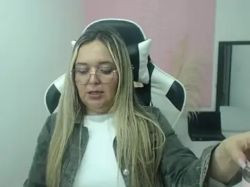 Stripchat Sex Cam of samy_vsn