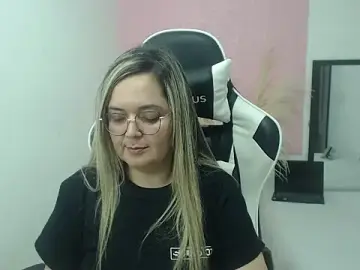 Stripchat Sex Cam of samy_vsn