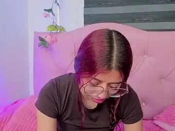 Stripchat Live Sex Cam of its_raquelle