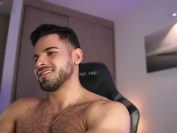 Stripchat Free Porn Cam of Rick__Smith153