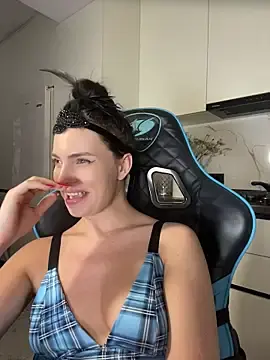 Stripchat Live Sex of CurlyLara