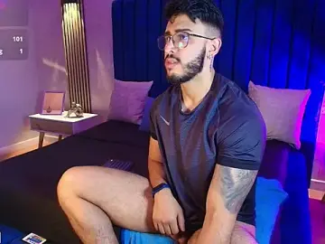 Stripchat Free Porn Cam of Liam_Kleiin