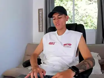 Stripchat Free Porn Cam of NickCopeer_