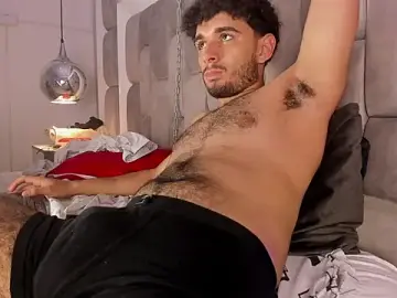 Stripchat Live Porn of LucasThomson_
