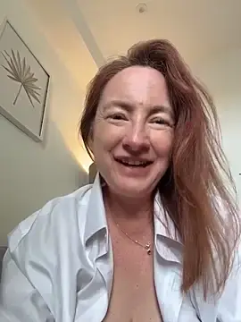 Stripchat Watch Live Sex Cams of LouiseTswing