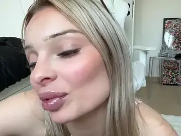 Stripchat Sex Cam of HannaXLove