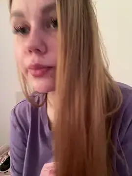 Stripchat Free Porn Cam of Marylallka5