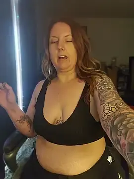 Stripchat Live Sex of TattedMamaXOXO