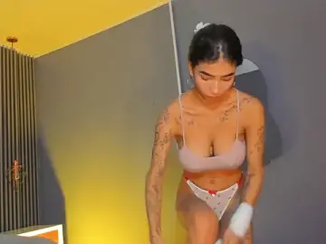 Stripchat Sex Cam of LauraAristizabal
