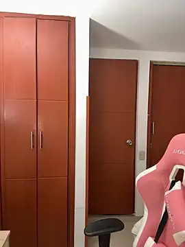 Stripchat Live Sex Cam of emma_lopes
