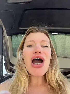 Stripchat Free Porn Cam of justmilaa