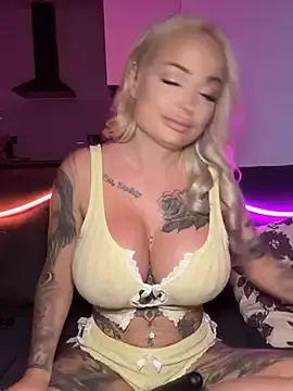 Stripchat Adult Webcam of shortybig_official