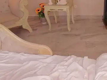 Stripchat Watch Live Sex Cams of shantallknowless