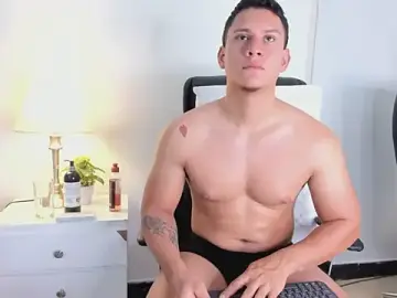 Stripchat Free Porn Cam of Chriss_Diamond