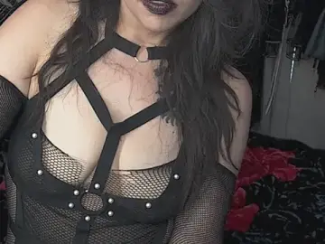 Stripchat Sex Cam of Ember_Rose_3
