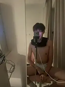 Stripchat Live Porn of Ethan_64724