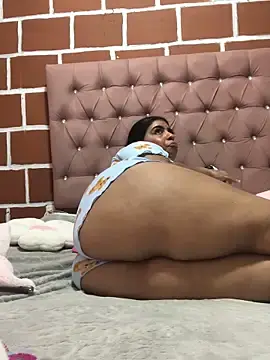 Stripchat Live Sex Cam of Rachellcooperrr