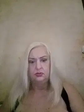 Stripchat Watch Live Sex Cams of Julia20X