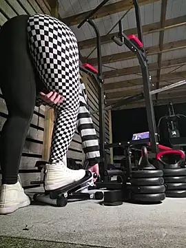 Stripchat Live Sex Cam of PinkTheHawk
