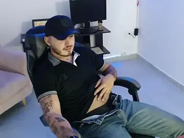 Stripchat Sex Cam of Thiago_420
