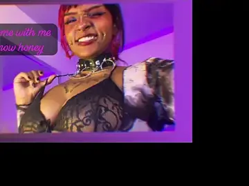 Stripchat Watch Live Sex Cams of morticia_420